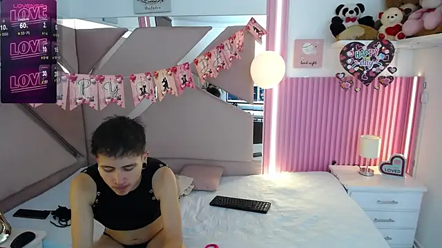 Snapshot of oblivionlove chatting on 02-20-26, 01:33 oblivionlove online show from 02-20-26, 01:33