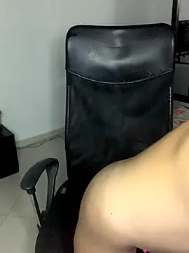 Snapshot of sweet-abbie chatting on 10-24-25, 03:03 sweet-abbie online show from 10-24-25, 03:03