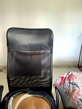 Snapshot of sweet-abbie chatting on 10-26-25, 04:24 sweet-abbie online show from 10-26-25, 04:24