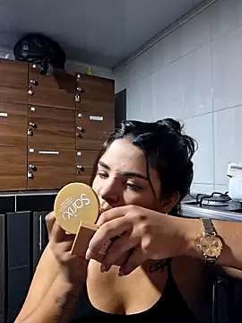 Snapshot of daniela_crozee_ chatting on 11-29-25, 12:24 daniela crozee online show from 11-29-25, 12:24