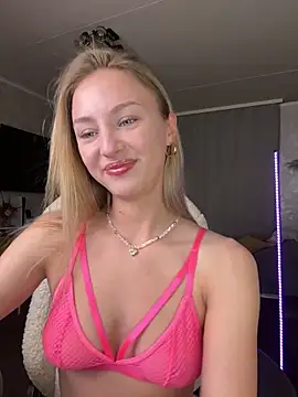 Snapshot of Mally_Say chatting on 10-28-25, 07:49 Mally Say online show from 10-28-25, 07:49