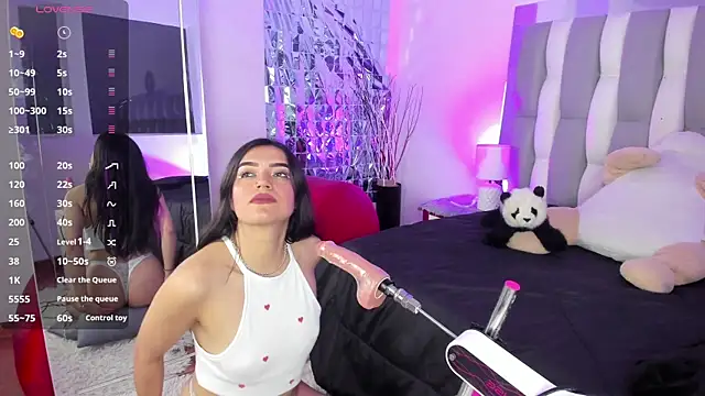 IsaDiiaz online show from 10-14-25, 04:13