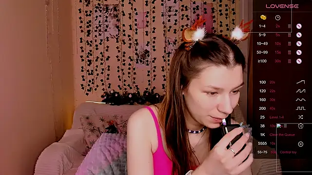 LinaBlossom  online show from 12-21-25, 06:09