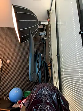 YY-27 online show from 11-14-25, 06:45