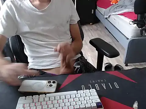 Snapshot of geil20CM2 chatting on 09-20-25, 11:22 geil20CM2 online show from 09-20-25, 11:22