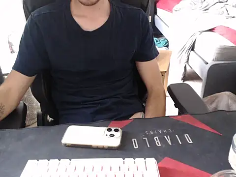 Snapshot of geil20CM2 chatting on 09-22-25, 03:36 geil20CM2 online show from 09-22-25, 03:36