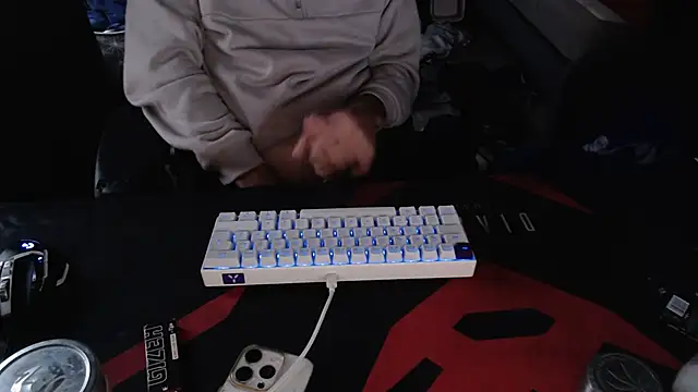 Snapshot of geil20CM2 chatting on 10-13-25, 04:40 geil20CM2 online show from 10-13-25, 04:40