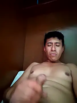 Snapshot of Carlos27hot chatting on 10-27-25, 10:14 Carlos27hot online show from 10-27-25, 10:14