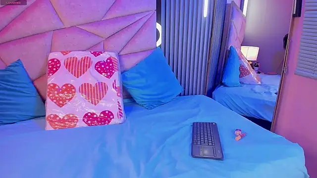 Salome Duque online show from 10-19-25, 11:44