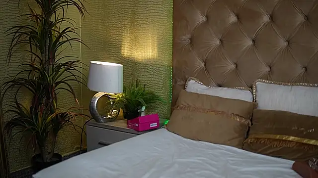 TiffanyTaboo online show from 09-24-25, 07:28