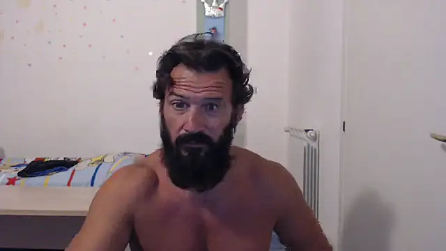 Snapshot of muscoloporco chatting on 09-22-25, 05:04 muscoloporco online show from 09-22-25, 05:04