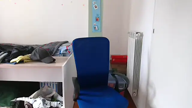 Snapshot of muscoloporco chatting on 10-10-25, 08:24 muscoloporco online show from 10-10-25, 08:24