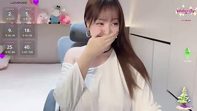 Snapshot of Koo-liy chatting on 12-14-25, 07:14 Koo-liy online show from 12-14-25, 07:14