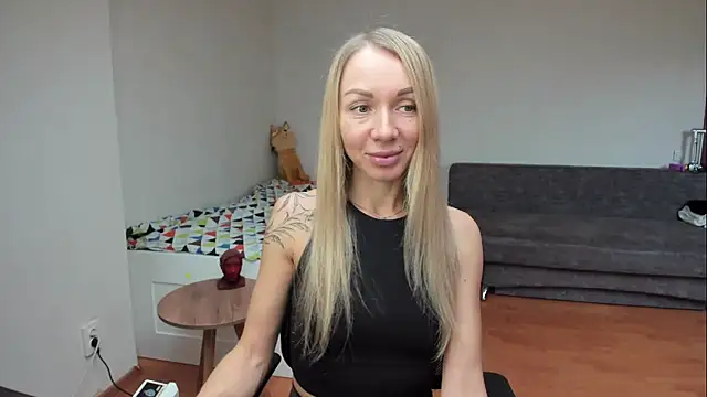 AlisiaCat online show from 04-22-26, 06:49