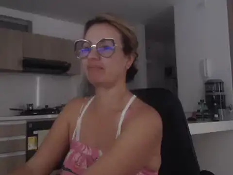 LovePaula online show from 12-15-24, 08:47