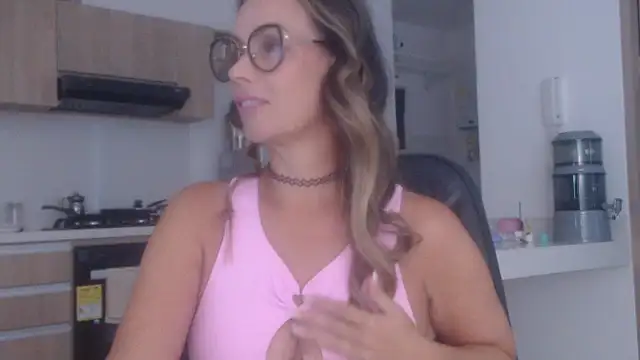 LovePaula online show from 11-23-25, 12:27