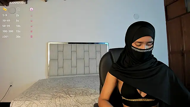 Snapshot of kalila_latif chatting on 09-24-25, 02:48 kalila latif online show from 09-24-25, 02:48