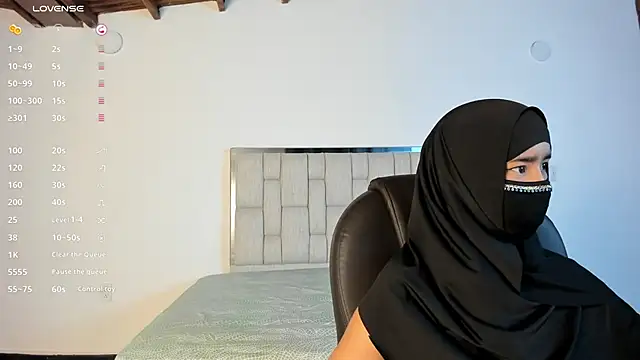 Snapshot of kalila_latif chatting on 09-29-25, 03:00 kalila latif online show from 09-29-25, 03:00