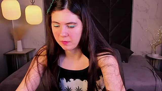 Snapshot of Amy_Sparkle chatting on 11-05-25, 02:17 Amy Sparkle online show from 11-05-25, 02:17