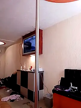 transreyna online show from 03-18-25, 10:26