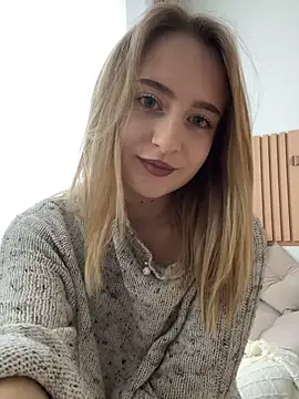 Snapshot of LinaViam chatting on 09-22-25, 06:26 LinaViam online show from 09-22-25, 06:26