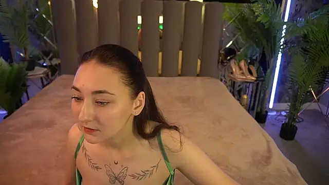 SashaDuvalle online show from 10-04-25, 07:06