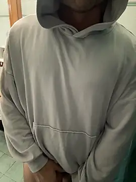 giovan2020 online show from 10-30-25, 04:41