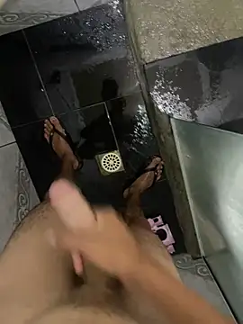 Snapshot of ooMiguel17CM chatting on 02-19-26, 02:40 ooMiguel17CM online show from 02-19-26, 02:40