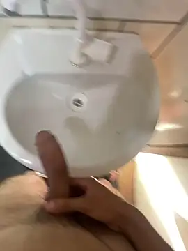 Snapshot of ooMiguel17CM chatting on 02-26-26, 05:34 ooMiguel17CM online show from 02-26-26, 05:34