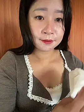 violet-00 online show from 10-18-25, 01:30