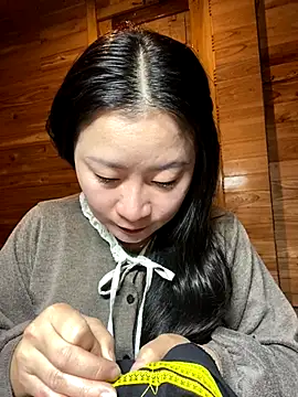 violet-00 online show from 12-17-25, 01:11