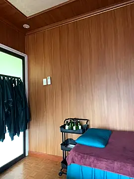 violet-00 online show from 12-19-25, 01:34