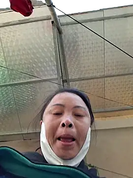 xuxulovezz online show from 11-26-25, 11:39