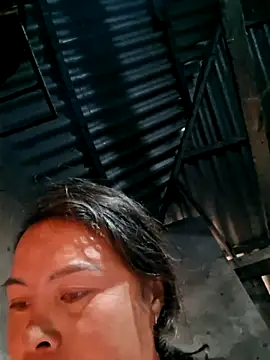 xuxulovezz online show from 12-14-25, 07:47