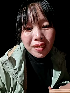 helenzz online show from 12-19-25, 01:07