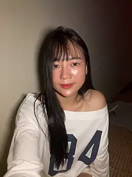 Snapshot of Be_xinh chatting on 09-30-25, 04:23 Be xinh online show from 09-30-25, 04:23