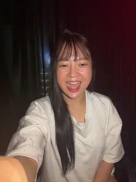 Snapshot of Be_xinh chatting on 10-01-25, 03:51 Be xinh online show from 10-01-25, 03:51
