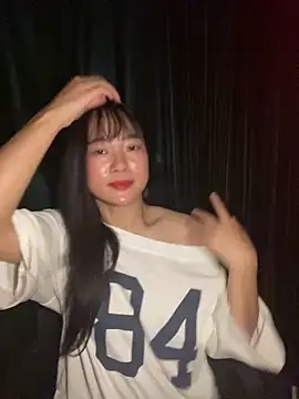 Snapshot of Be_xinh chatting on 10-02-25, 04:25 Be xinh online show from 10-02-25, 04:25