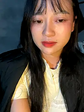 Snapshot of Be_xinh chatting on 10-16-25, 03:24 Be xinh online show from 10-16-25, 03:24