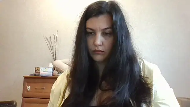 Snapshot of Feymaria chatting on 10-13-25, 06:02 Feymaria online show from 10-13-25, 06:02