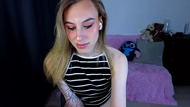 MiraBella10 online show from 10-22-25, 03:51