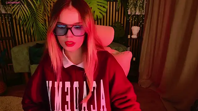 KellyHayden online show from 12-01-25, 06:24