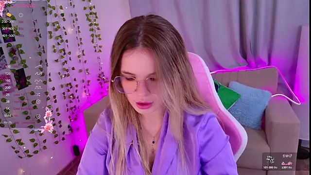 KellyHayden online show from 02-06-26, 12:30