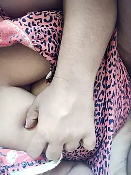 Snapshot of Chubby_Soniya chatting on 10-03-25, 04:31 Chubby Soniya online show from 10-03-25, 04:31