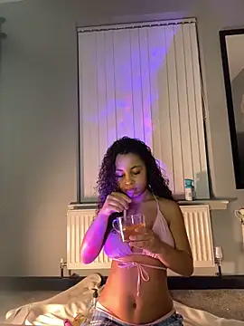 Snapshot of OliviaAshhh chatting on 02-19-26, 01:12 OliviaAshhh online show from 02-19-26, 01:12