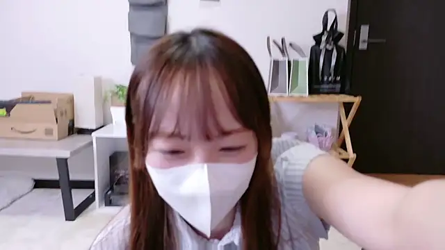 Snapshot of saku_sakura_ chatting on 10-08-25, 12:25 saku sakura  online show from 10-08-25, 12:25
