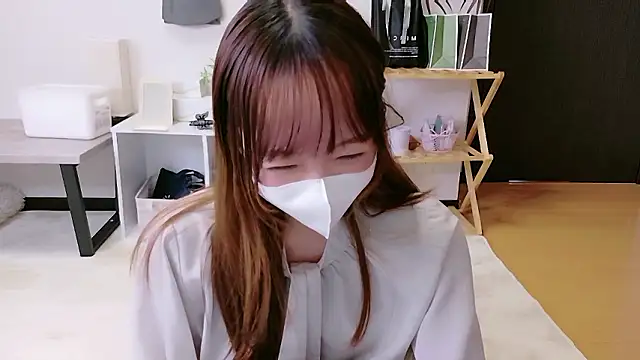Snapshot of saku_sakura_ chatting on 10-26-25, 06:52 saku sakura  online show from 10-26-25, 06:52