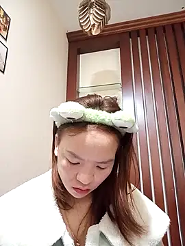    Dorry02    online show from 12-17-25, 06:19