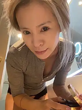 miumiu-66 online show from 02-12-26, 08:31