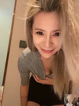 miumiu-66 online show from 03-01-26, 01:18